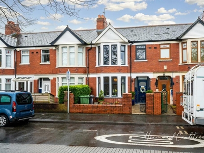 3 bedroom terraced house for sale in Taff Embankment, Cardiff, CF11
