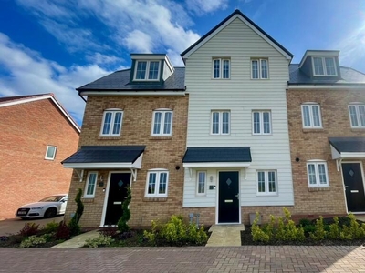 3 bedroom town house for rent in Collis Close, Bury St. Edmunds, Suffolk, IP32