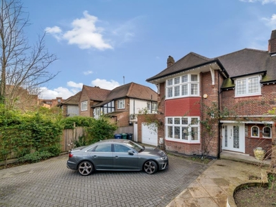 4 Bed House For Sale in Beechwood Avenue, Finchley, N3 - 5336487