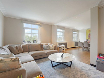4 Bedroom Apartment For Rent In St John's Wood, London
