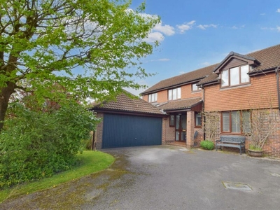 4 bedroom detached house for sale in Ashgrove Court, Close to Morley Road, Oakwood, Derby, DE21
