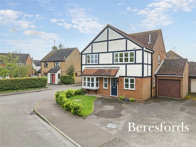 4 bedroom detached house for sale in Ashton Place, Chelmsford, CM2