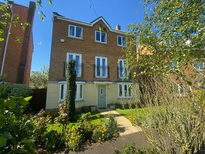 4 bedroom detached house for sale in Eagle Way, Hampton Vale, Peterborough, Cambridgeshire, PE7