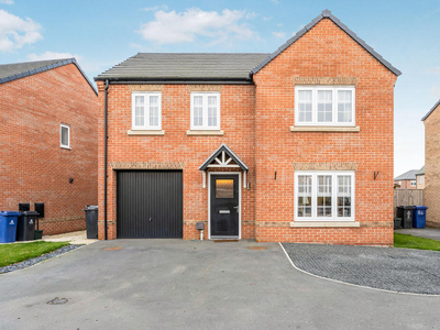 4 bedroom detached house for sale in Hewer Close, New Rossington, Doncaster, South Yorkshire, DN11