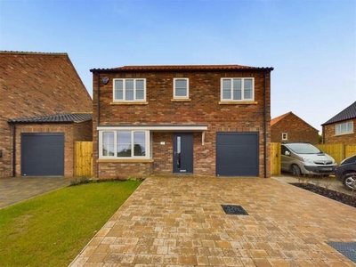 4 Bedroom Detached House For Sale In Hook, Goole