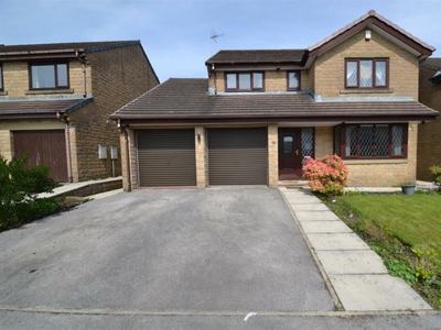 4 bedroom detached house for sale in Micklethwaite Drive, Queensbury, BD13