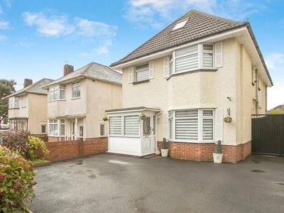 4 bedroom detached house for sale in Milestone Road, Poole, BH15
