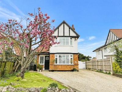 4 Bedroom Detached House For Sale In Oulton Broad