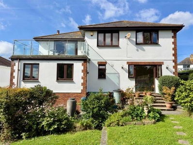 4 Bedroom Detached House For Sale In Padstow, Cornwall