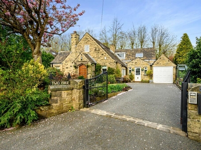 4 bedroom detached house for sale in The Spinney, Rawdon, Leeds, West Yorkshire, LS19