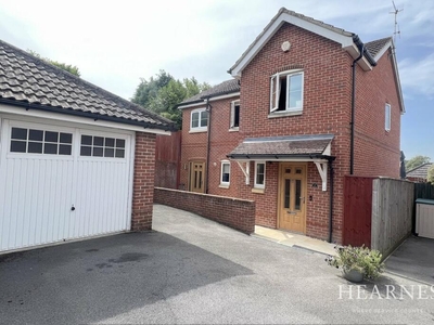 4 bedroom detached house for sale in Wellow Gardens, Oakdale, Poole, BH15