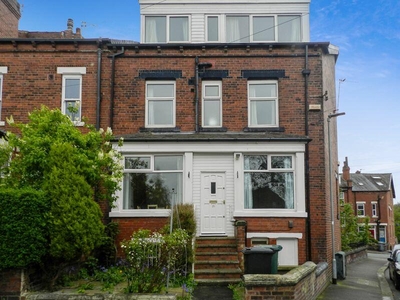 4 bedroom end of terrace house for rent in Hesketh Terrace, Leeds, LS5