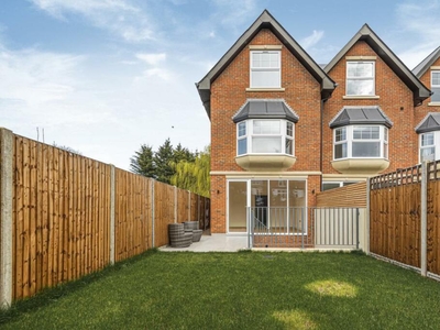 4 bedroom end of terrace house for sale in Grand Drive, Raynes Park, SW20