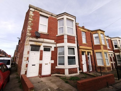 4 bedroom flat for rent in Warton Terrace, Heaton, Newcastle upon Tyne, NE6
