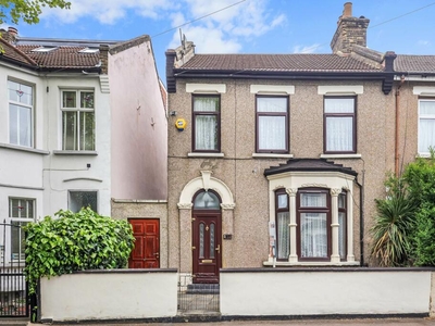 4 bedroom house for sale in Calderon Road, Leytonstone, E11