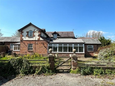 4 Bedroom Link Detached House For Sale In Neston, Cheshire