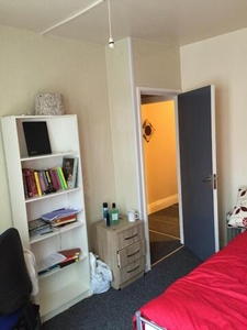 4 Bedroom Semi-detached House For Rent In Birmingham