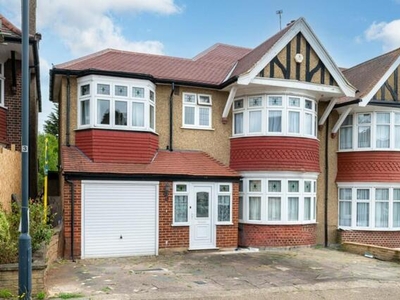 4 Bedroom Semi-detached House For Sale In Kenton, Harrow