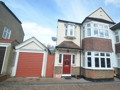 4 Bedroom Semi-detached House For Sale In Shirley, Croydon