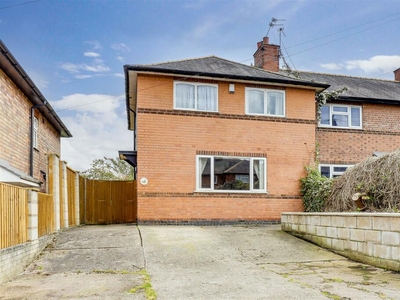4 bedroom semi-detached house for sale in Walton Crescent, Carlton, Nottinghamshire, NG4 3AD, NG4