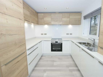 4 Bedroom Town House For Rent In Hyde Park