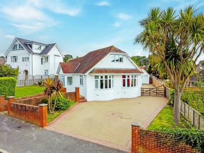 5 bedroom detached house for sale in Lake Drive, Poole, BH15