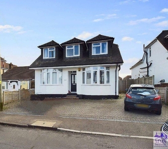 6 bedroom detached house for rent in King Arthurs Drive, Strood, ME2