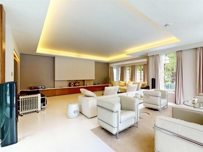 6 bedroom detached house for sale in Ingram Avenue, Hampstead Garden Suburb, London, NW11