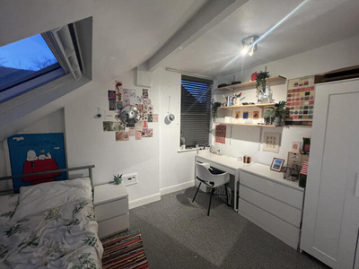 6 Bedroom Semi-detached House For Rent In Lenton, Nottingham