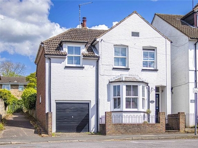 Detached house for sale in Crescent Road, Old Town, Hemel Hempstead, Hertfordshire HP2