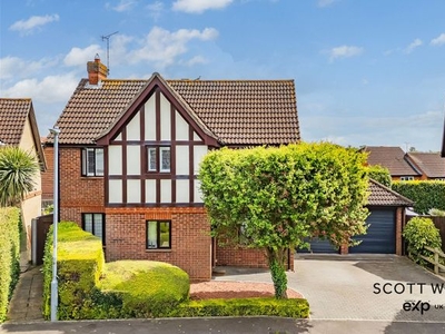 Detached house for sale in Redwood Drive, Steeple View, Laindon SS15