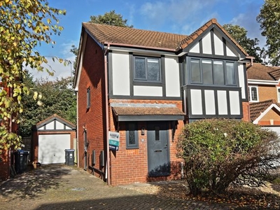 Detached house to rent in Alexandra Gardens, Knaphill, Woking GU21