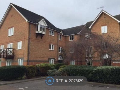Flat to rent in Farthingale Court, Waltham Abbey EN9