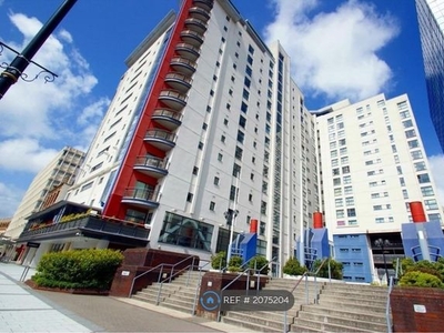 Flat to rent in Landmark Place, Cardiff CF10