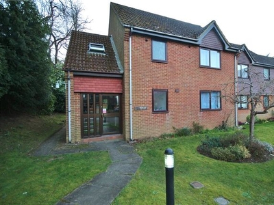 Flat to rent in The Beeches, Horsham Road, Guildford, Surrey GU5