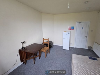 Room to rent in Ardbeg Avenue, Kilmarnock KA3