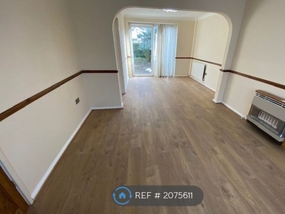 Semi-detached house to rent in Kingfisher Road, Larkfield, Aylesford ME20