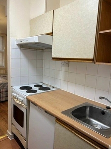 Studio flat for rent in Flat B, Guildford House, - Guildford Street, Luton, LU1