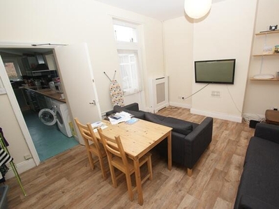 Studio Flat For Rent In Southmead Road, Bristol