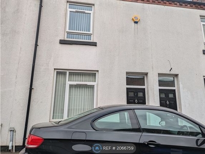 Terraced house to rent in New Street, Manchester M40