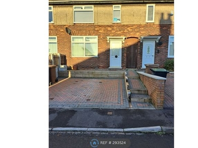 Terraced house to rent in Redwood Place, Stoke On Trent ST3