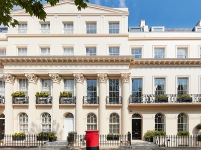 Town house for sale in Chester Terrace, London NW1
