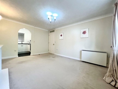 1 bedroom apartment for sale in Eastfield Road, Brentwood, CM14