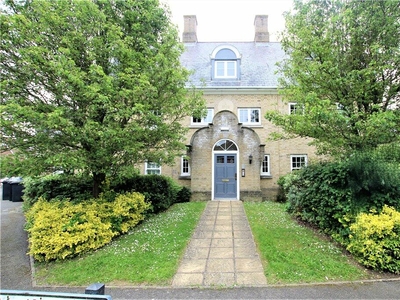 2 bedroom apartment for sale in Drovers Avenue, Bury St. Edmunds, Suffolk, IP32