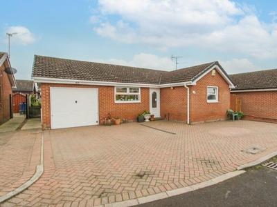 2 bedroom detached bungalow for sale in Clayworth Drive, Bessacarr, Doncaster, DN4