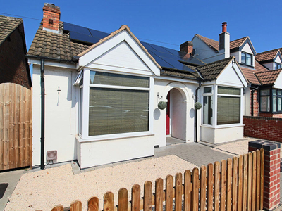 3 bedroom detached bungalow for sale in Brighton Avenue, Syston, LE7