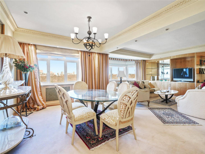 3 bedroom penthouse for sale in Kingston House North, London, SW7