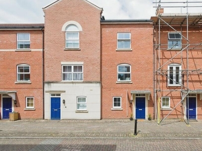 3 bedroom town house for sale in Armstrong Drive, WORCESTER, WR1