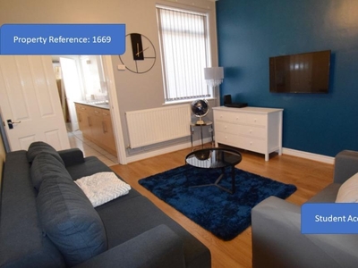 4 bedroom house share for rent in Guildford Street, Shelton, Stoke-On-Trent, ST4