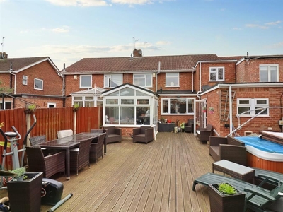 4 bedroom semi-detached house for sale in Ledwell Drive, Glenfield, Leicester, LE3